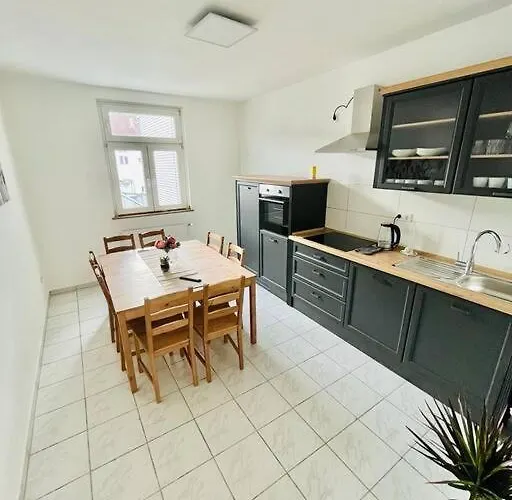 Zentral 85-5 Apartamento *